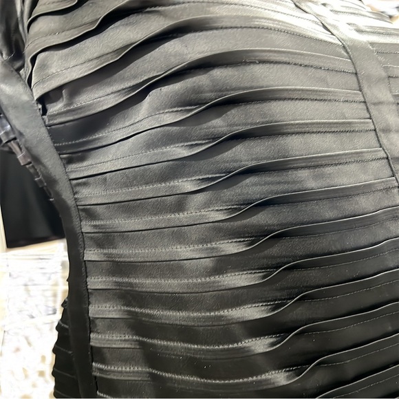 CALVIN KLEIN BodyCon Black Satin Macro Pleated Cocktail Sleeveless Dress SZ8 - Picture 7 of 7